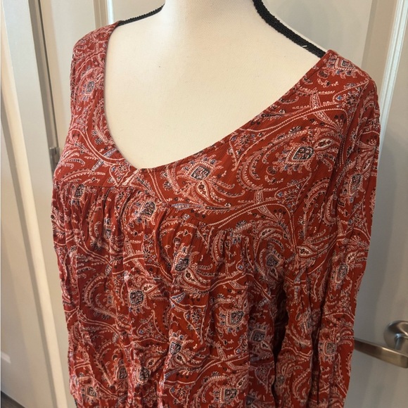 Abercrombie & Fitch red paisley patterned long sleeve flowy blouse size S - Picture 10 of 12